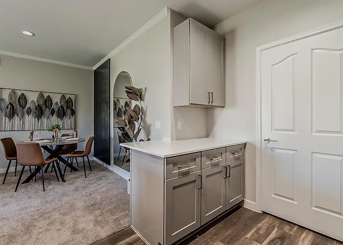Apartment Kota 2049 Cozy 2br I 2ba - Pool - Gym - Free Parking