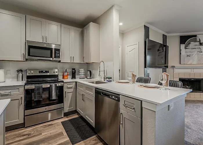 Kota 2049 Cozy 2br I 2ba - Pool - Gym - Free Parking Apartment