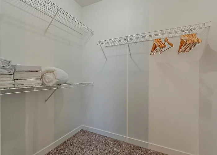 Kota 2049 Cozy 2br I 2ba - Pool - Gym - Free Parking